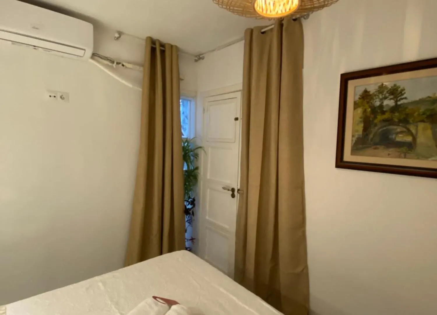 ברצלונה Studio Or Rooms With Private Bathroom Or Rooms With Shared Bathroom