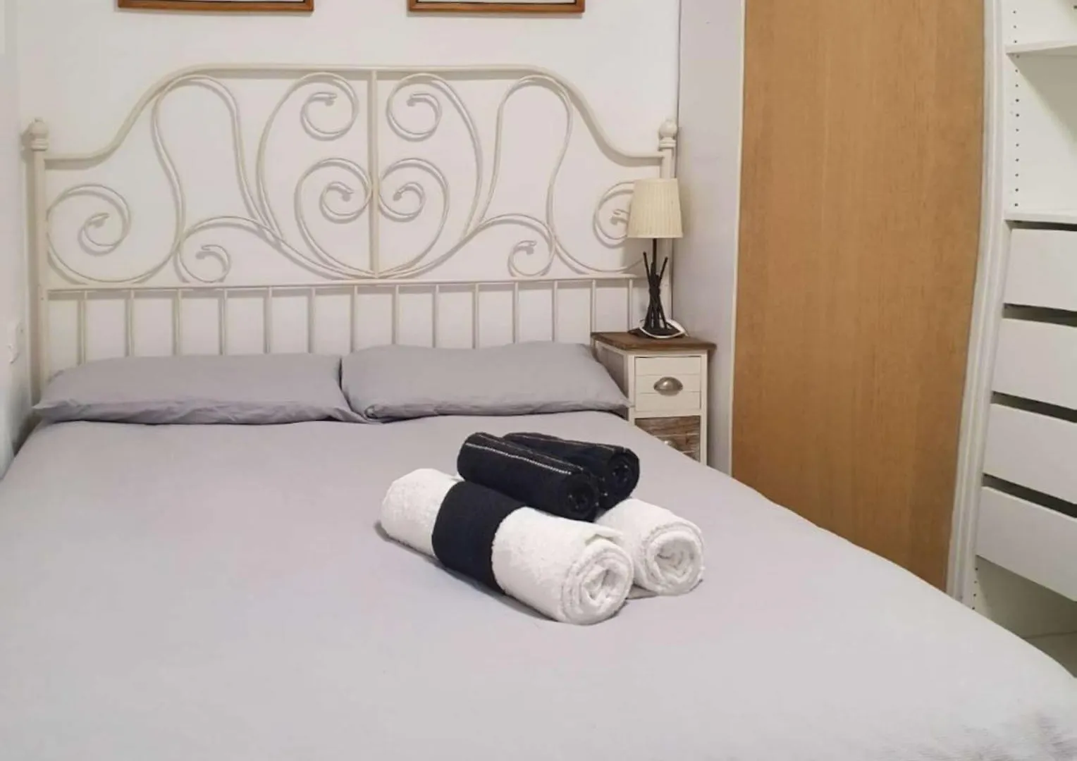 דירה ברצלונה Studio Or Rooms With Private Bathroom Or Rooms With Shared Bathroom