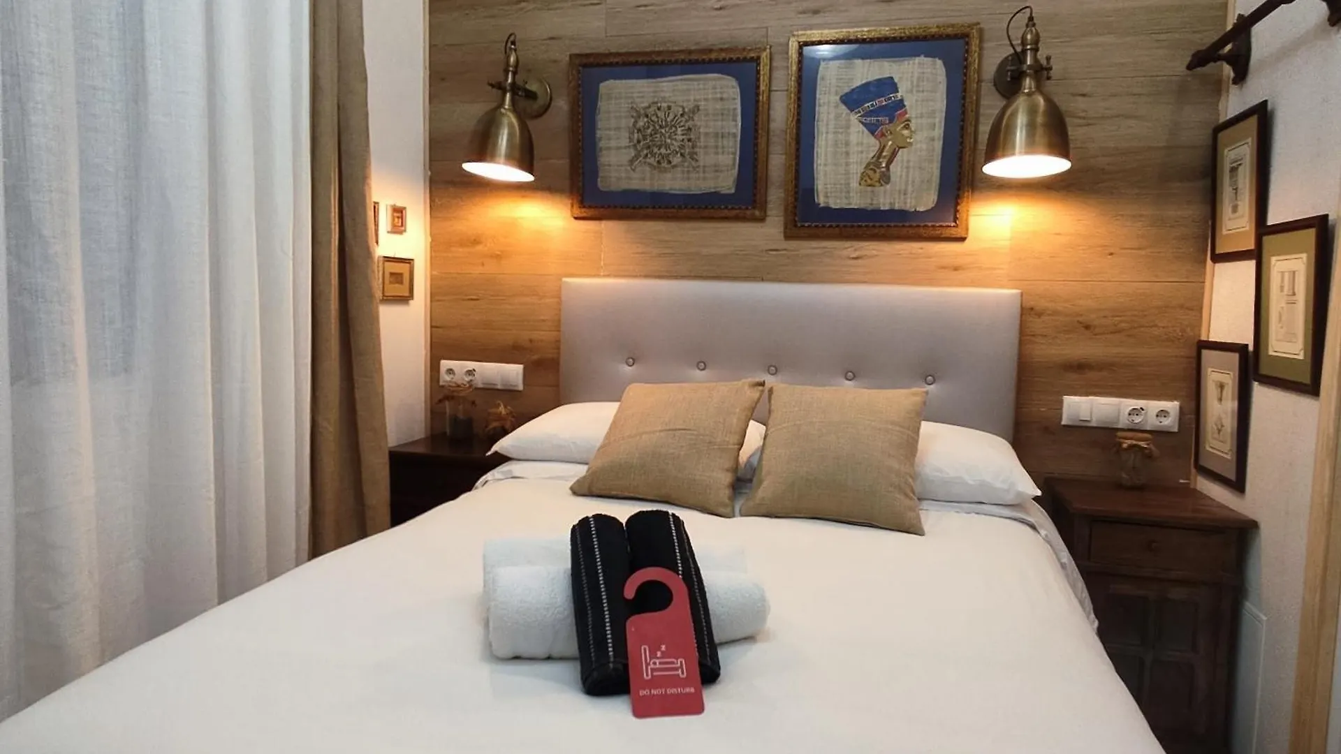 ברצלונה Studio Or Rooms With Private Bathroom Or Rooms With Shared Bathroom 0*,  ספרד
