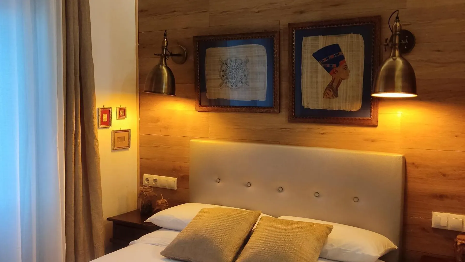 ברצלונה Studio Or Rooms With Private Bathroom Or Rooms With Shared Bathroom 0*,