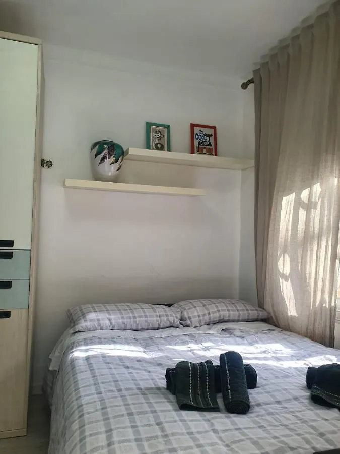 Apartment Studio Or Rooms With Private Bathroom Or Rooms With Shared Bathroom Barcelona Spain