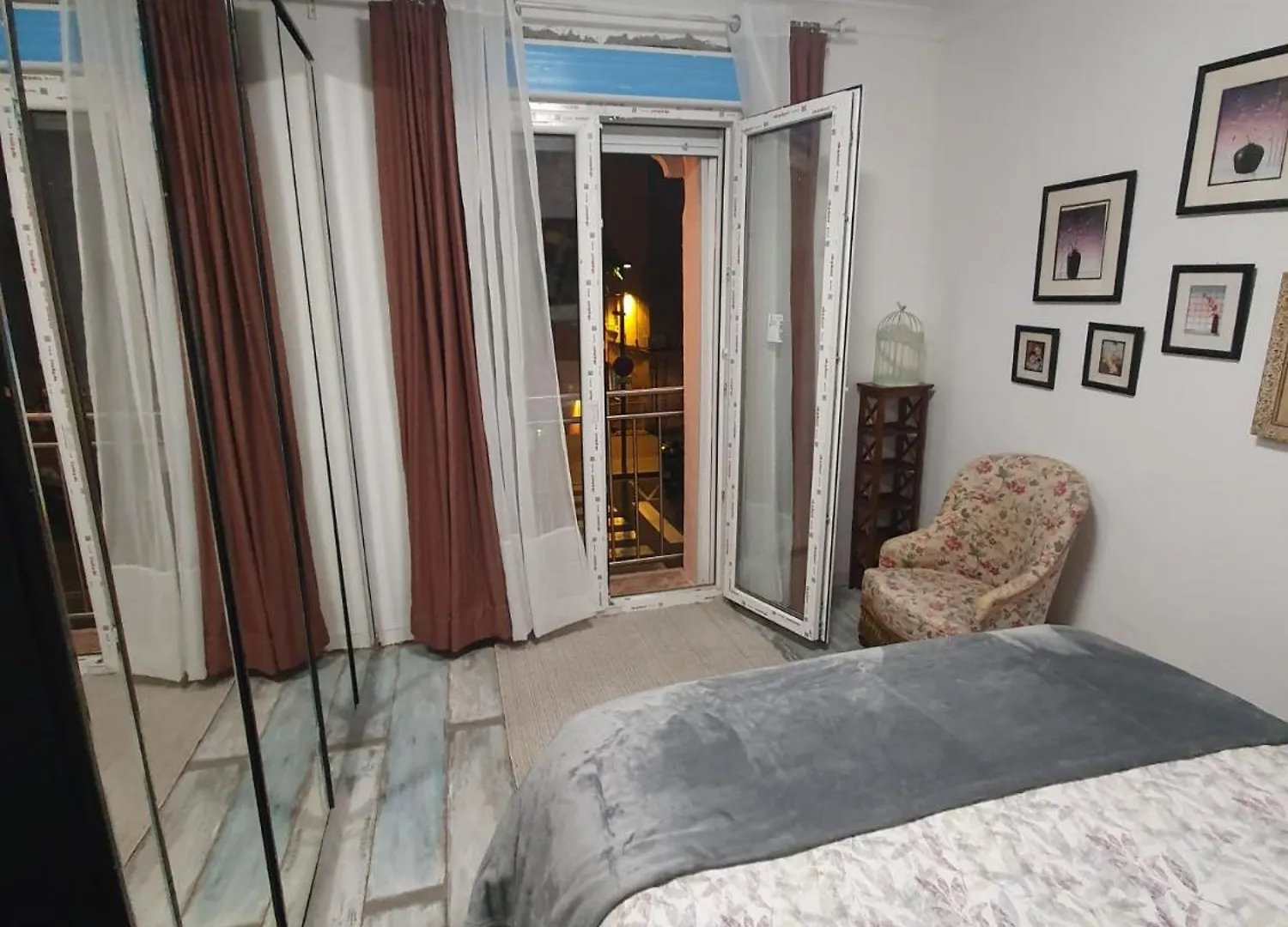 Studio Or Rooms With Private Bathroom Or Rooms With Shared Bathroom Barcelona