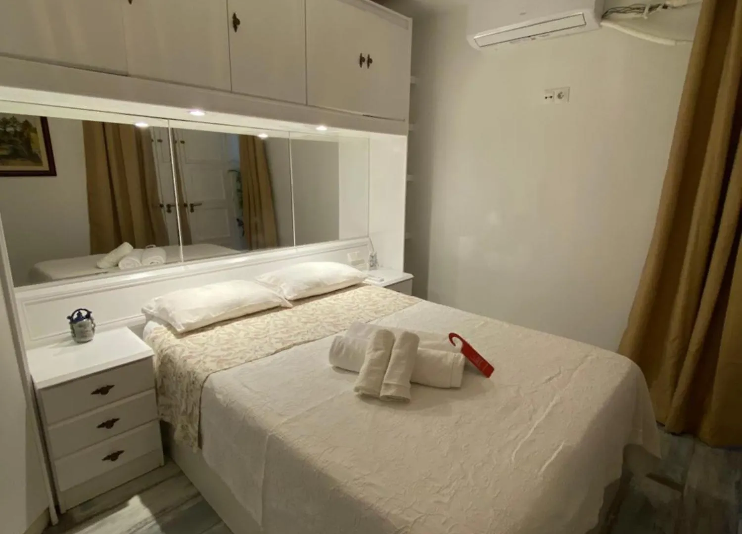 Studio Or Rooms With Private Bathroom Or Rooms With Shared Bathroom Barcelona 0*,