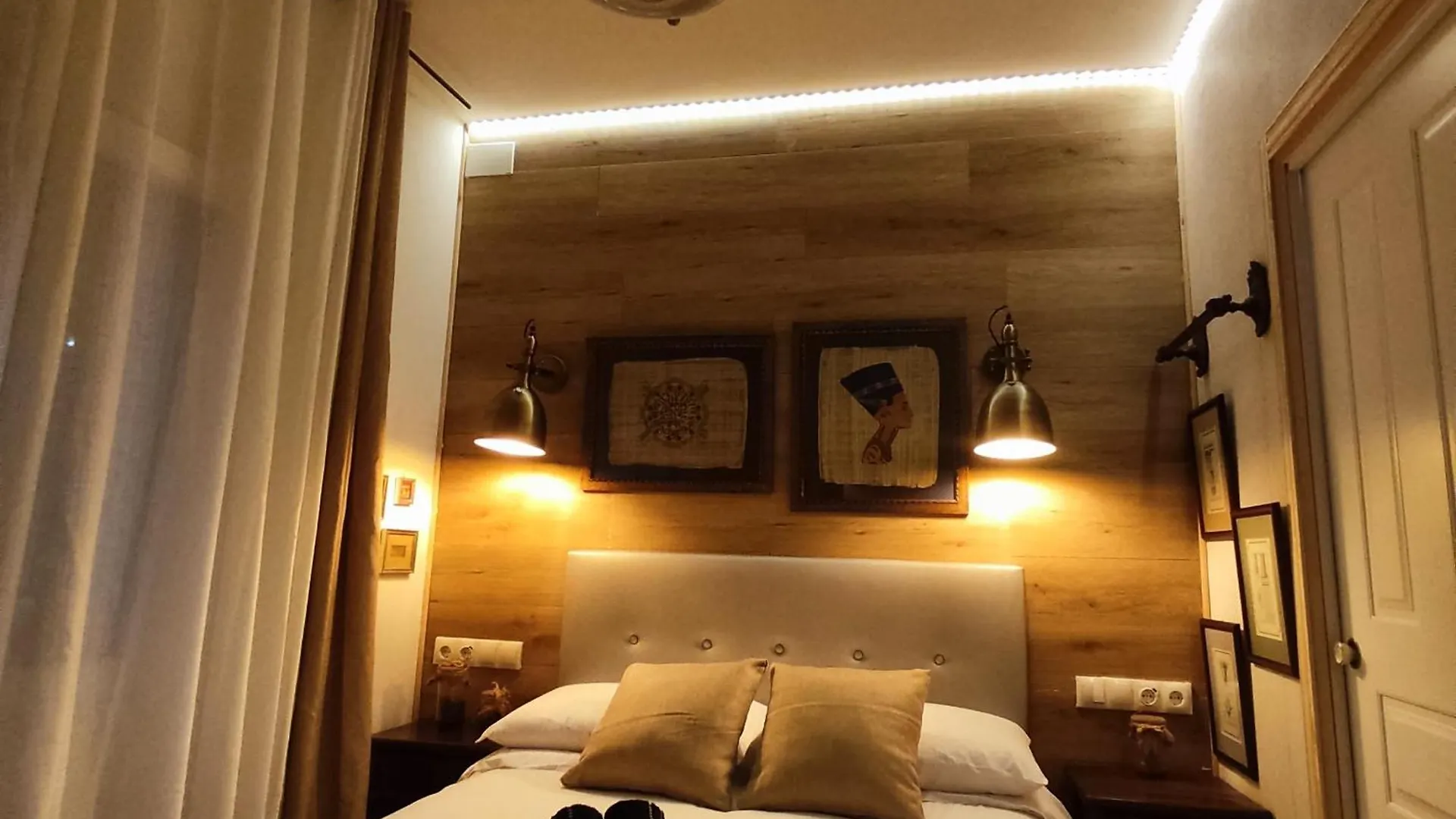 Studio Or Rooms With Private Bathroom Or Rooms With Shared Bathroom Barcelona 0*,
