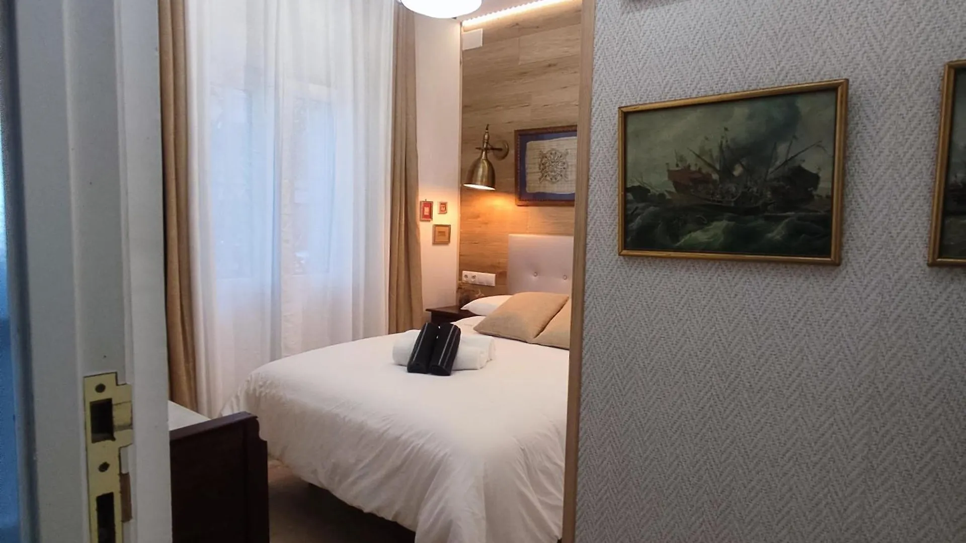 Apartment Studio Or Rooms With Private Bathroom Or Rooms With Shared Bathroom Barcelona