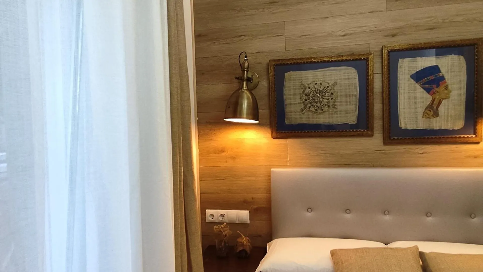 Studio Or Rooms With Private Bathroom Or Rooms With Shared Bathroom Barcelona Spain