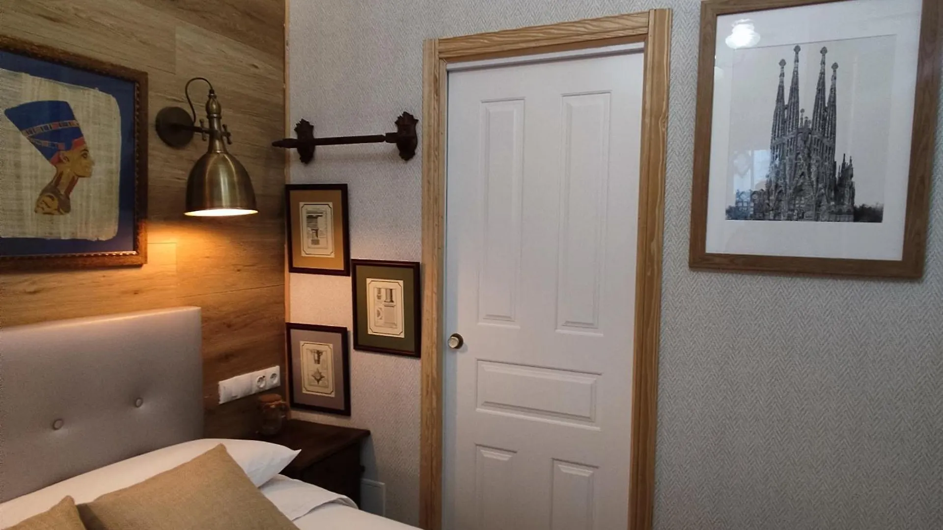 Studio Or Rooms With Private Bathroom Or Rooms With Shared Bathroom Barcelona 0*,  Spain