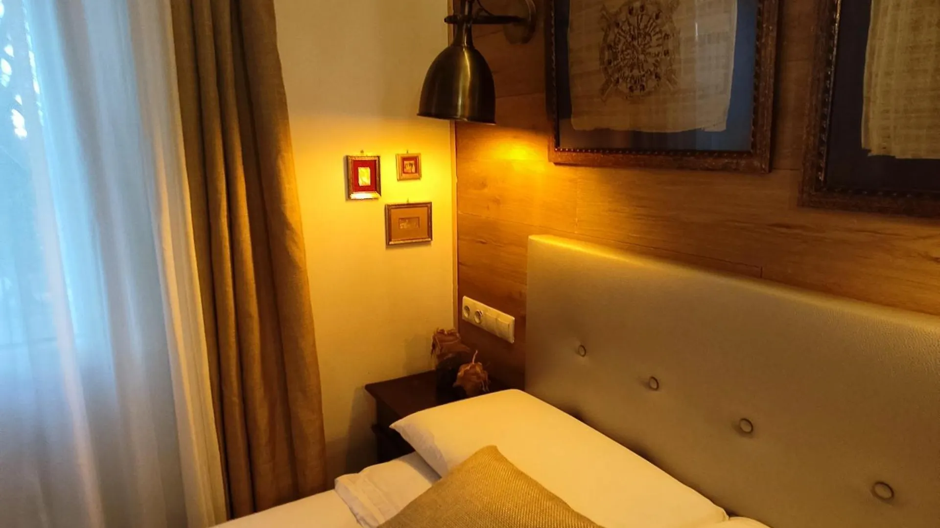Apartment Studio Or Rooms With Private Bathroom Or Rooms With Shared Bathroom Barcelona Spain
