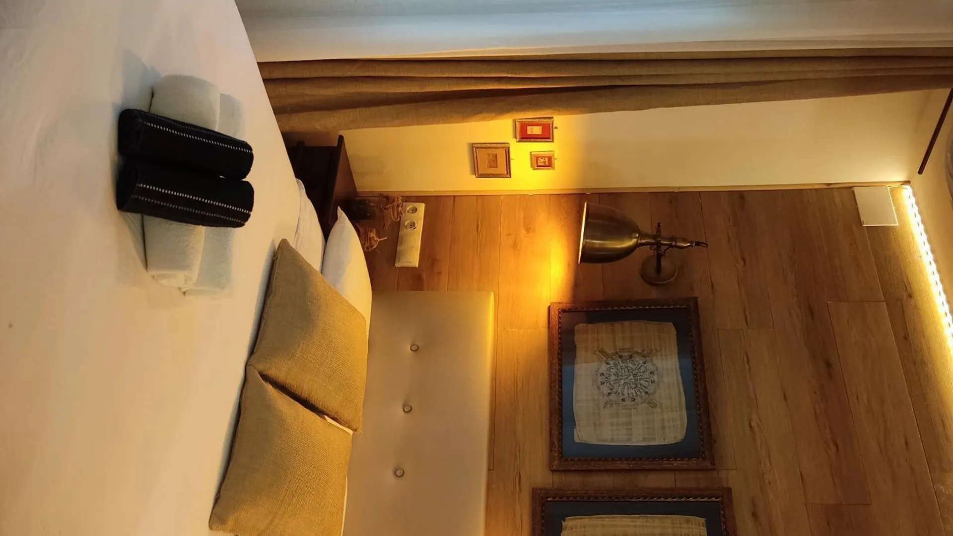 Studio Or Rooms With Private Bathroom Or Rooms With Shared Bathroom Barcelona