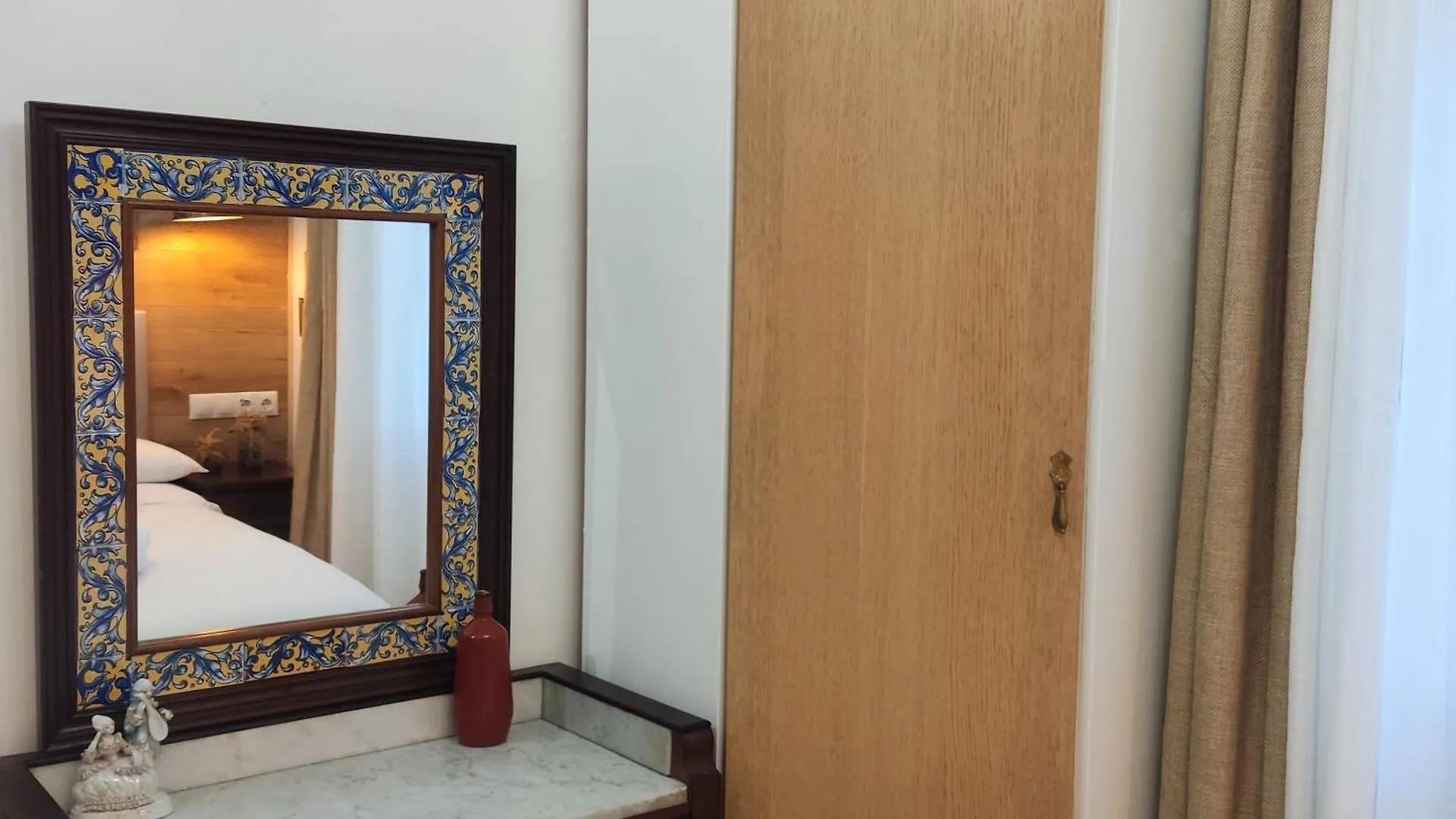 Apartment Studio Or Rooms With Private Bathroom Or Rooms With Shared Bathroom Barcelona Spain