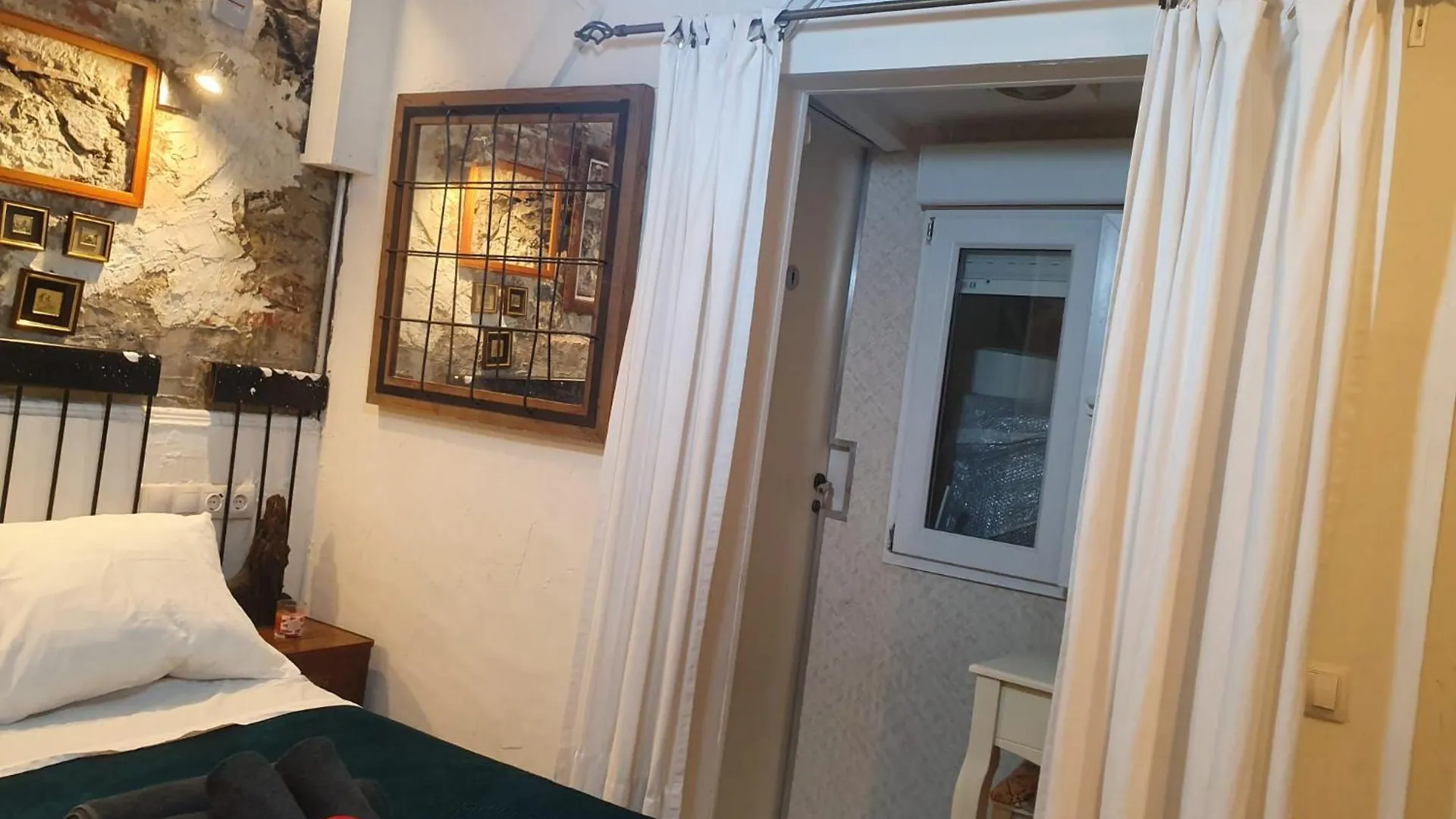 Studio Or Rooms With Private Bathroom Or Rooms With Shared Bathroom Barcelona Spain