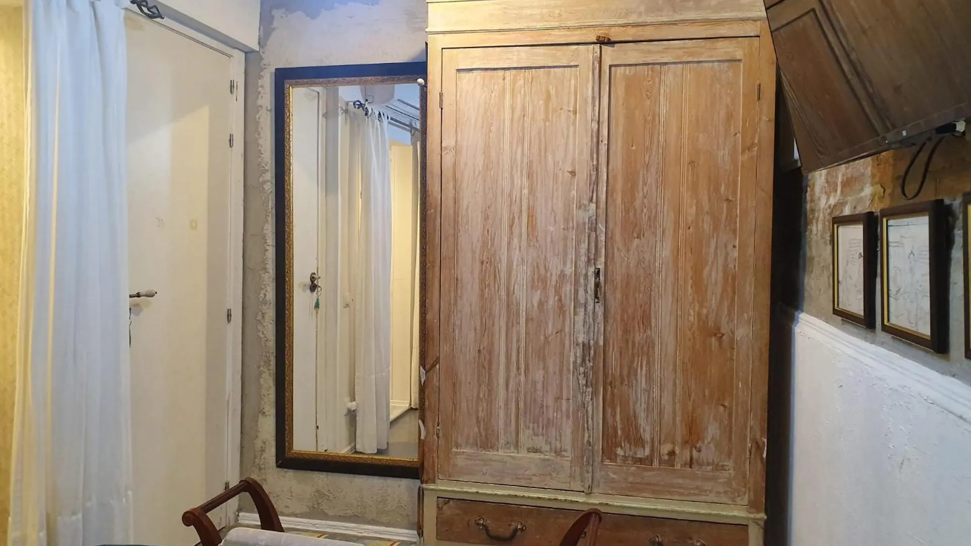 Studio Or Rooms With Private Bathroom Or Rooms With Shared Bathroom Barcelona
