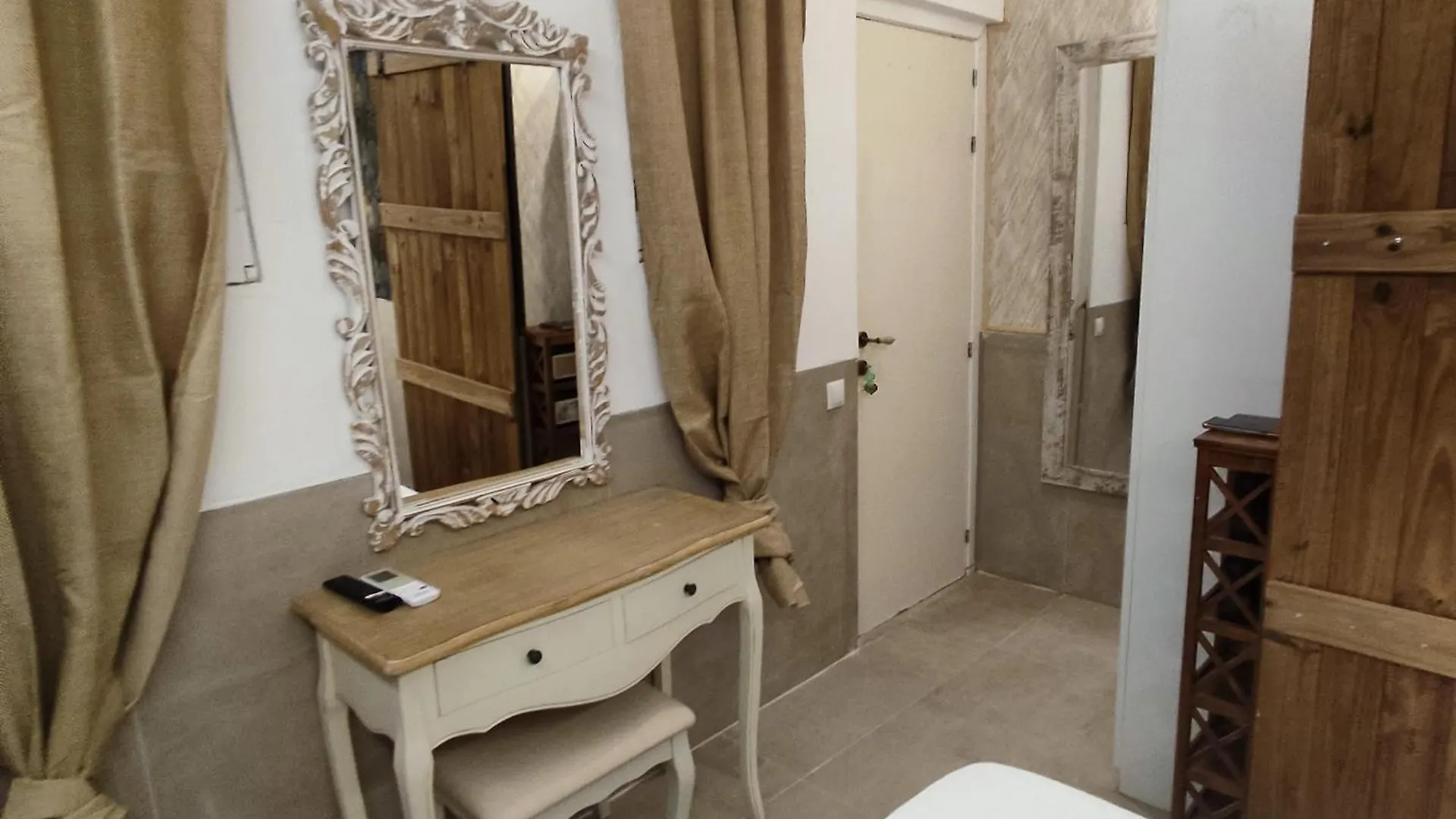 Studio Or Rooms With Private Bathroom Or Rooms With Shared Bathroom Barcelona 0*,